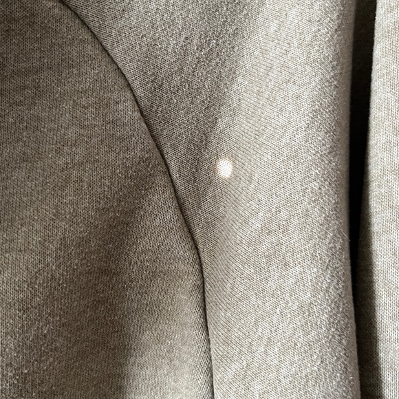 Cabela’s Womans Green Hoodie - Picture 3 of 4